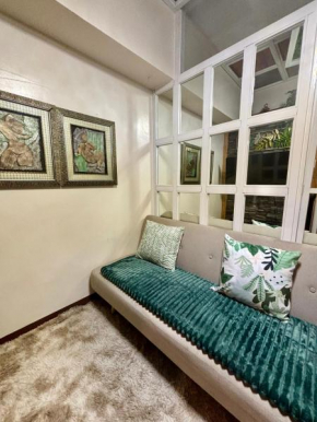 Quiet and Homely Condo at Moldex Residences with Free Parking